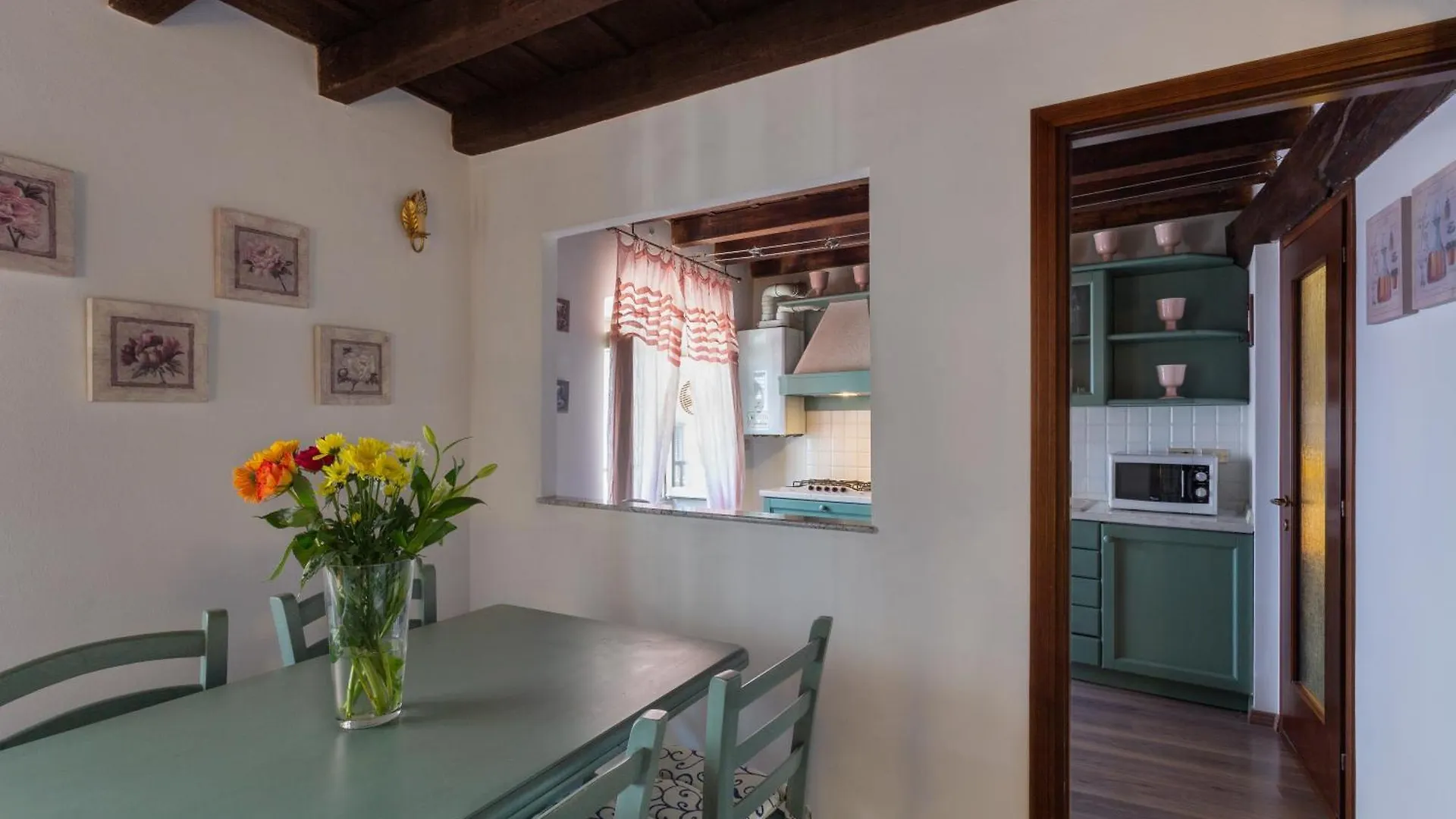La Castellana Daire Bergamo 0*,  İtalya